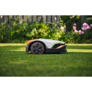Robot tondeuse STIHL iMOW 7 - Coupe DISCUT® 28 cm - 5000 m²